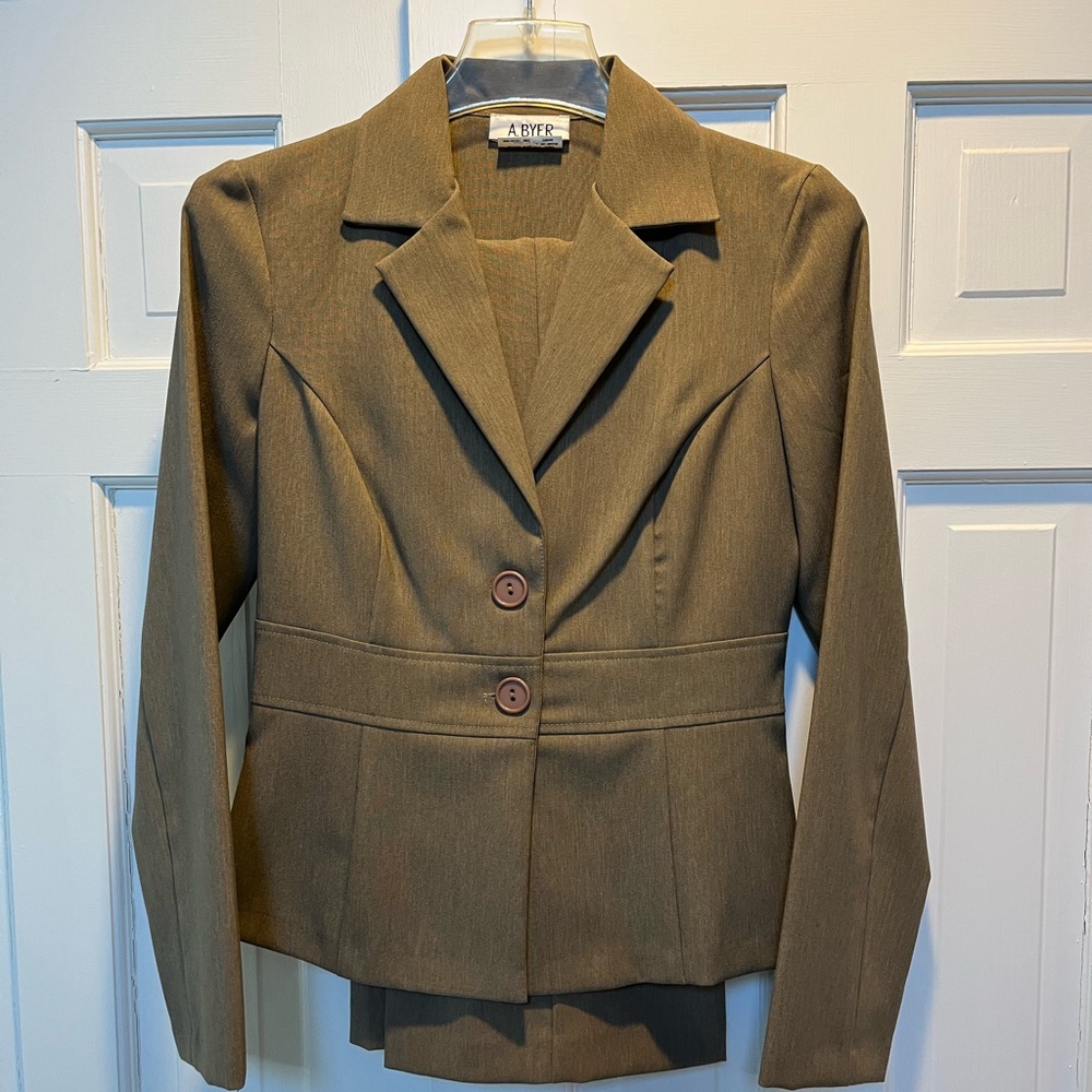 Women’s Pant Suit